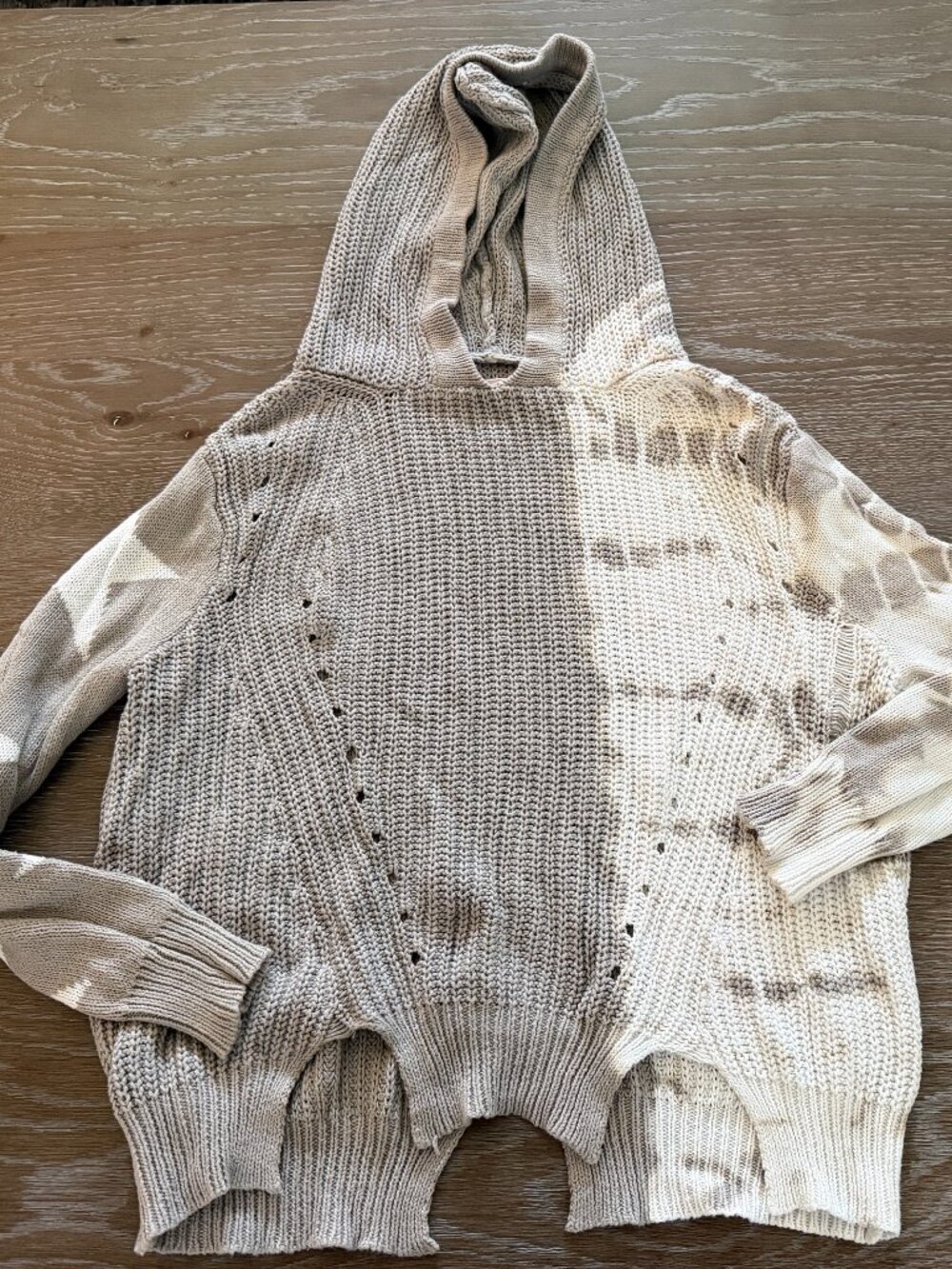 Girls Vintage Havana white/gray distressed hooded sweater size small